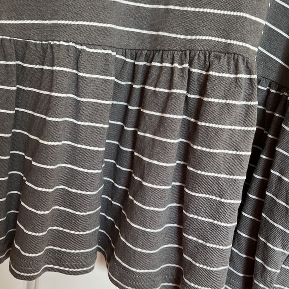 Long sleeve T-shirt with ruffle hem - Picture 2 of 4